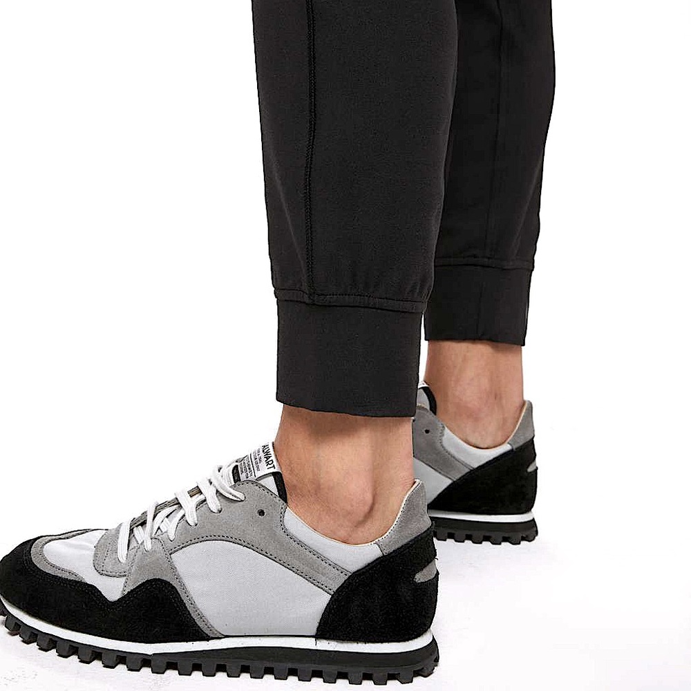 Lululemon Ready To Rulu Pant *29"
in Black. 
Size 8. 
Pristine Condition. - Picture 4 of 6